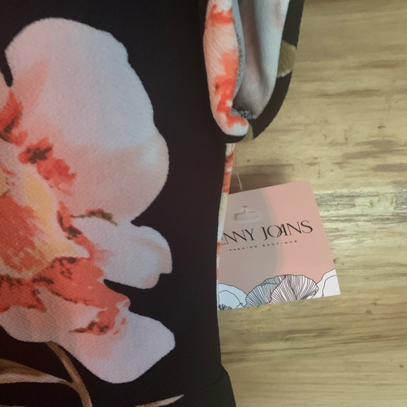 NWT Beautiful Black Floral Dress - Picture 5 of 7